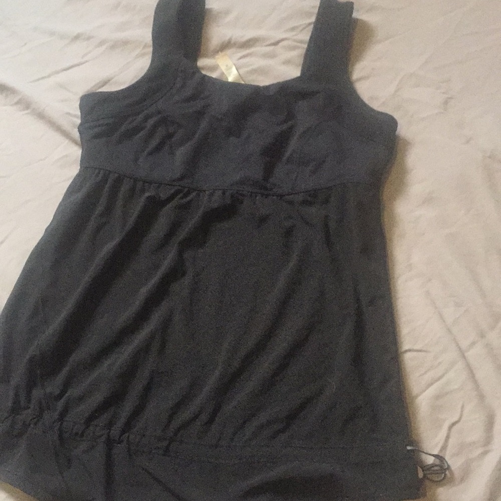Black workout tank